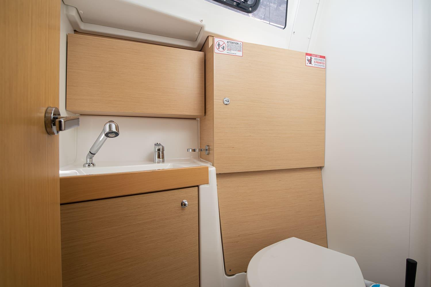 Oceanis 35, picture 19