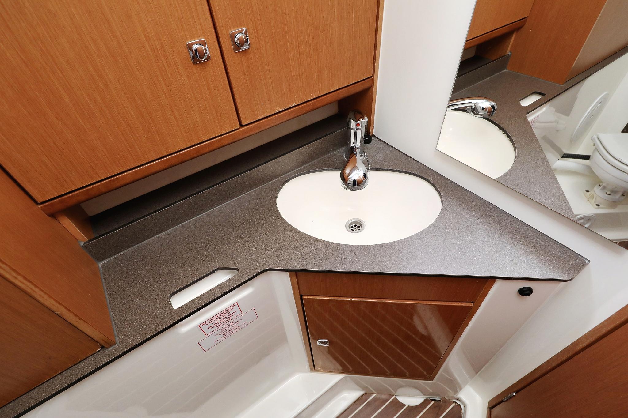 Bavaria Cruiser 33, picture 30