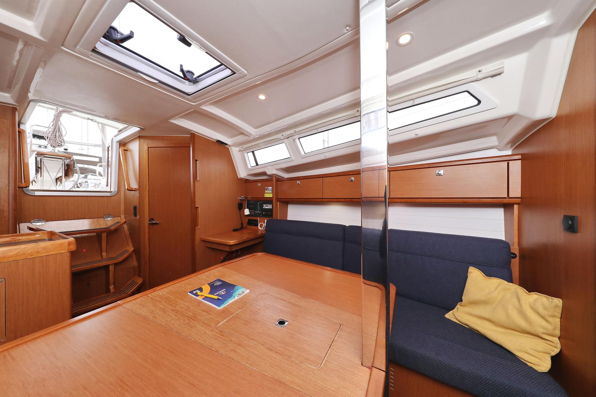 Bavaria Cruiser 33, picture 15
