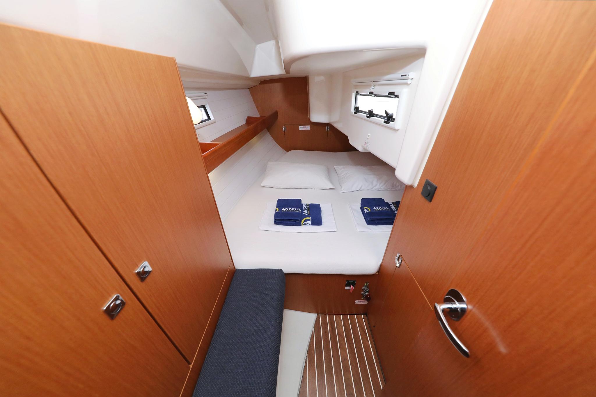 Bavaria Cruiser 33, picture 23