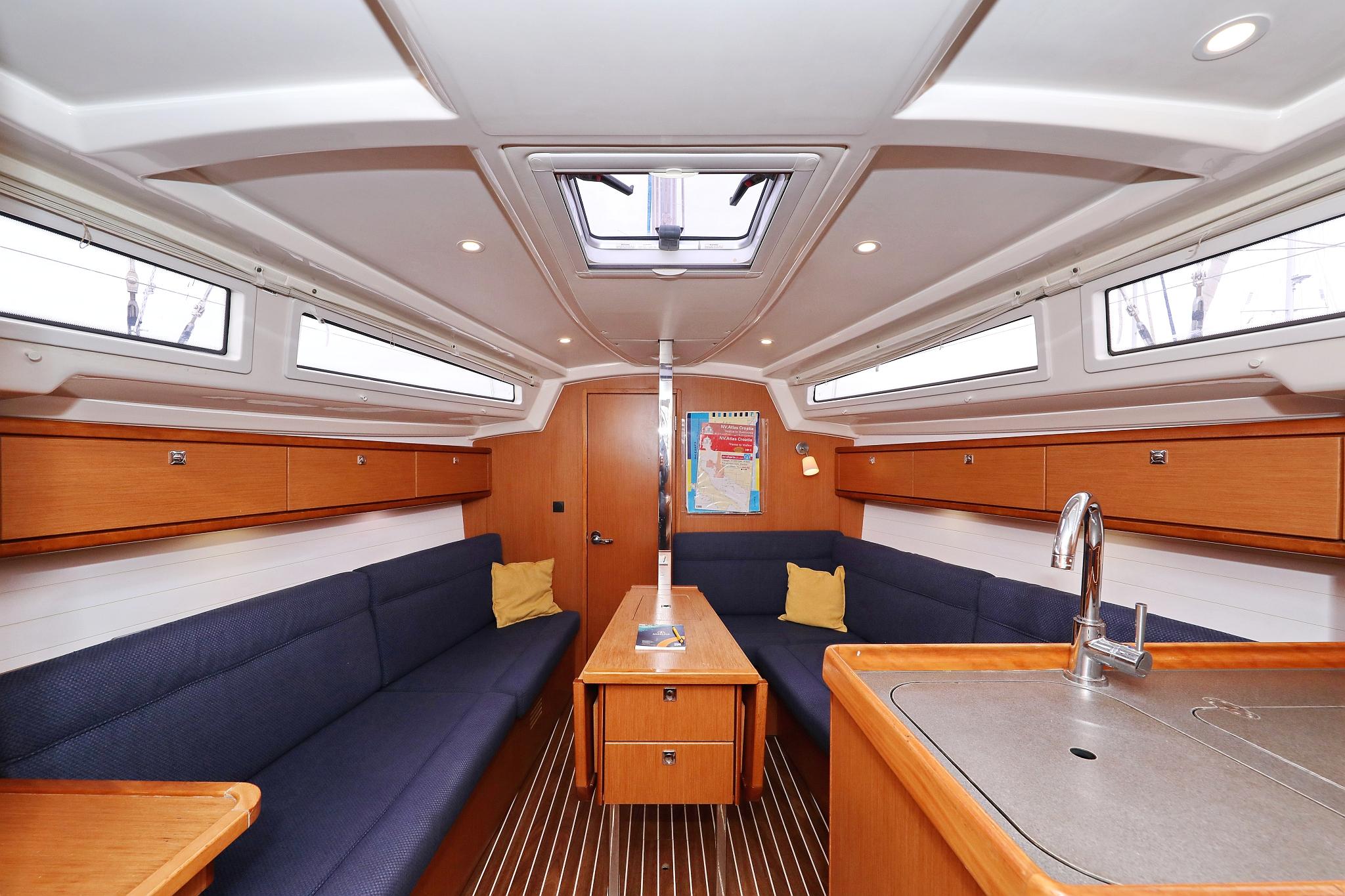 Bavaria Cruiser 33, picture 12