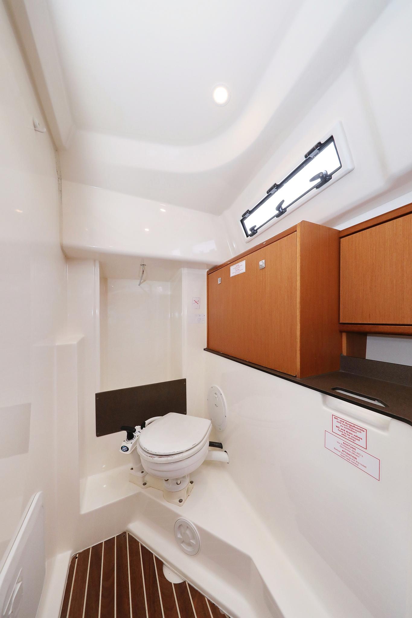 Bavaria Cruiser 33, picture 28