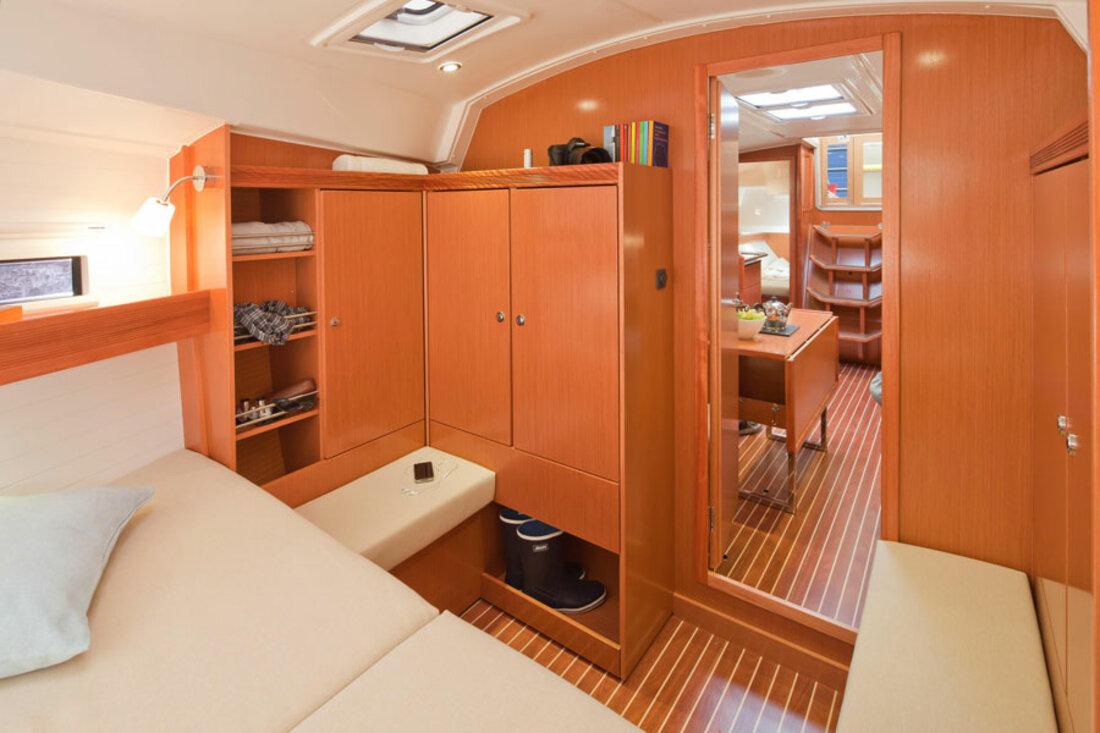Bavaria Cruiser 36, picture 17