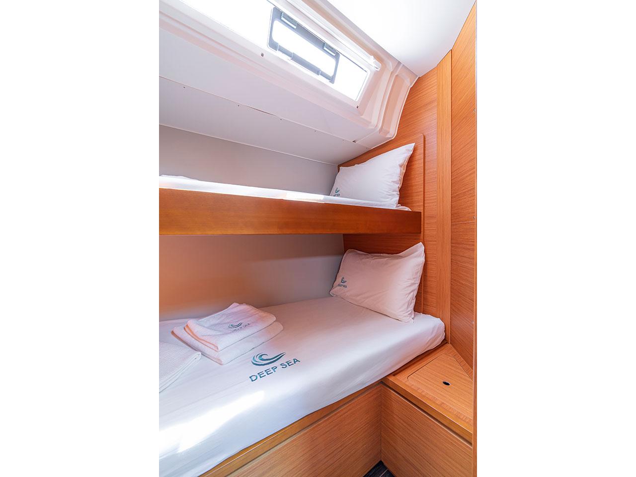 Dufour 470 - 4 cab., picture 4