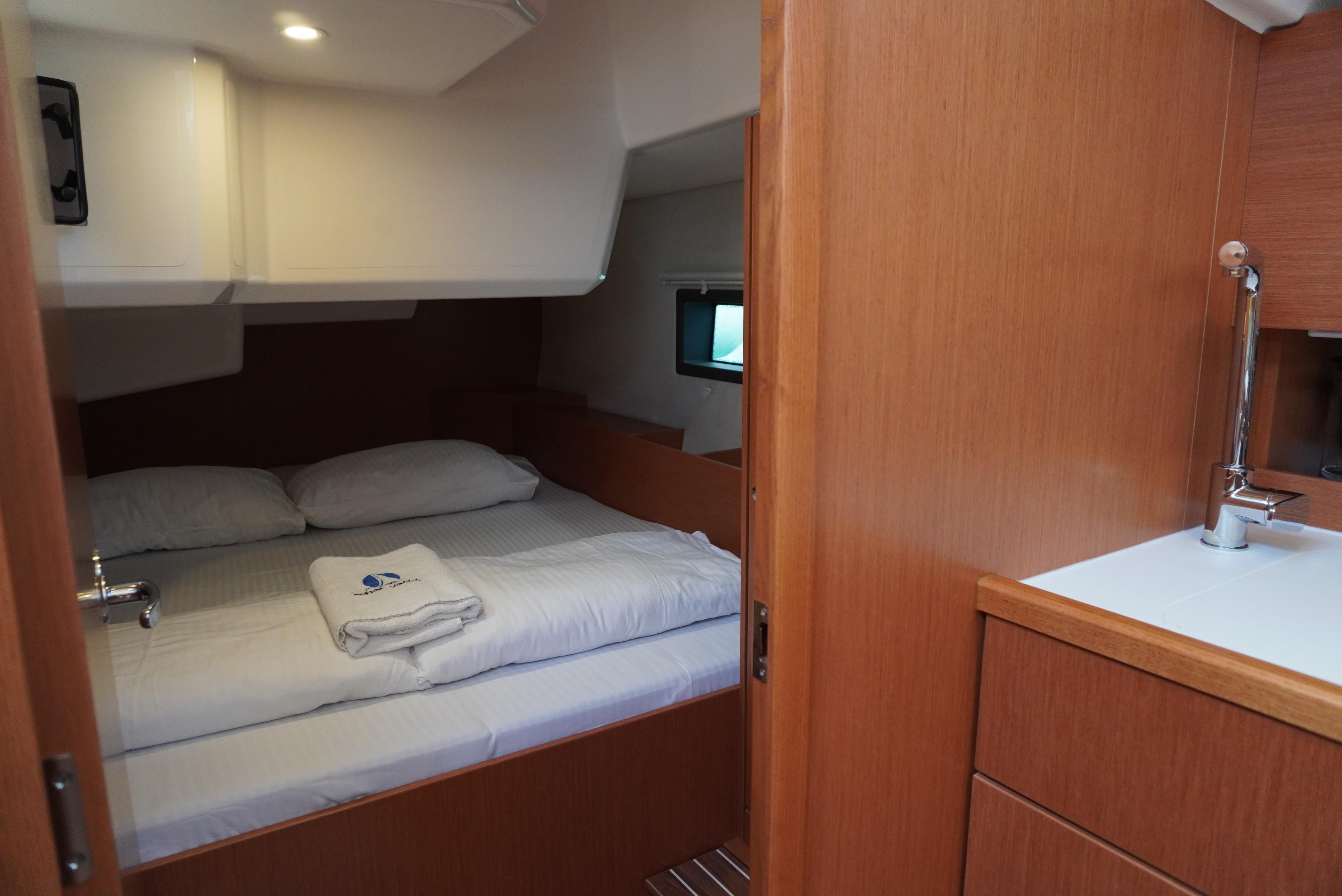 Bavaria C42, picture 5