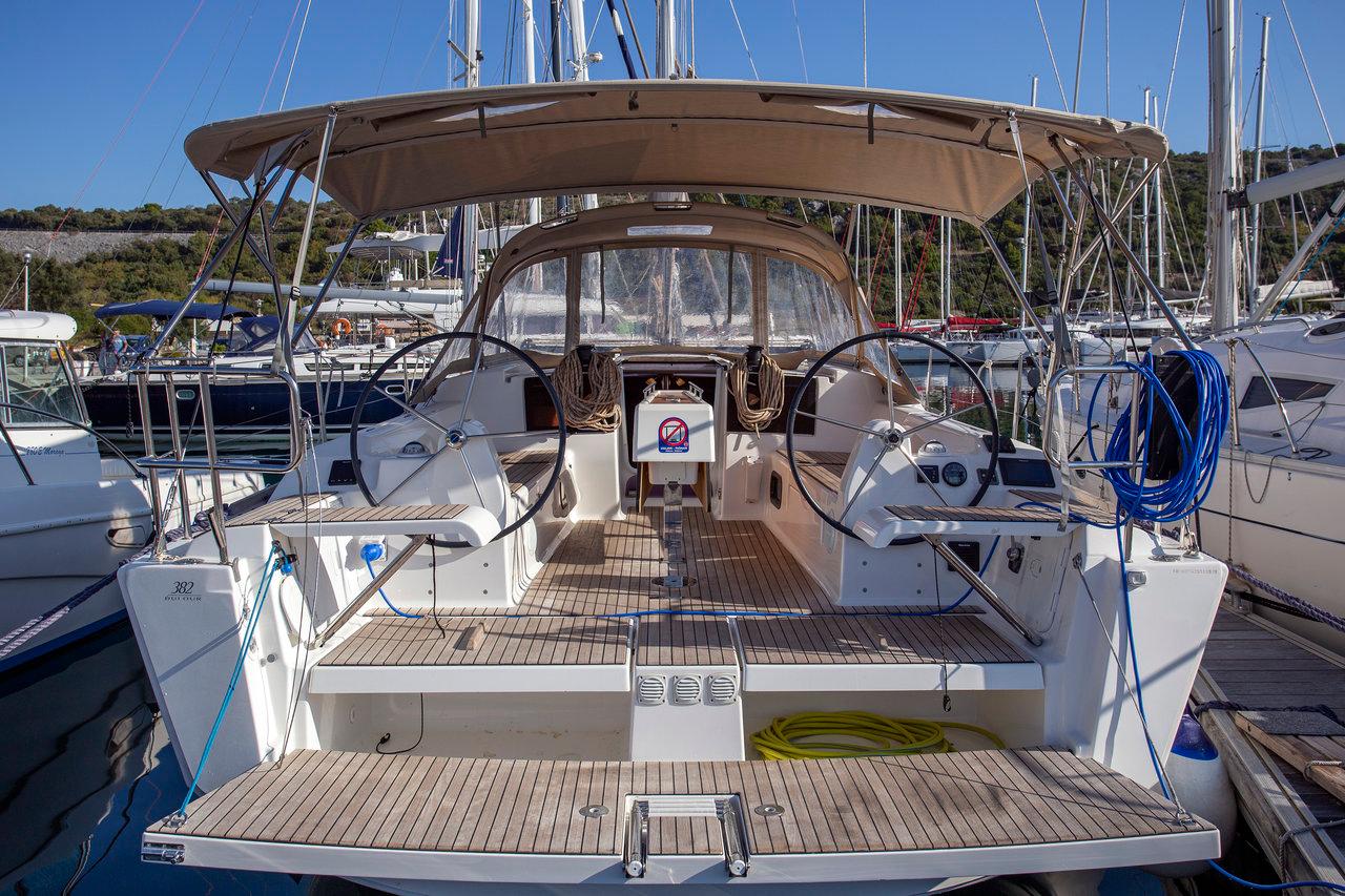Dufour 382 GL, picture 3