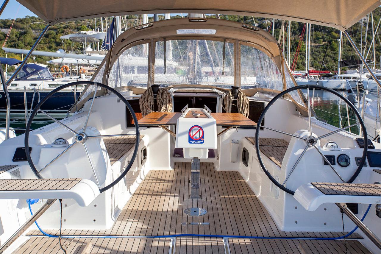 Dufour 382 GL, picture 7