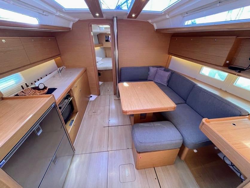 Dufour 390, picture 7