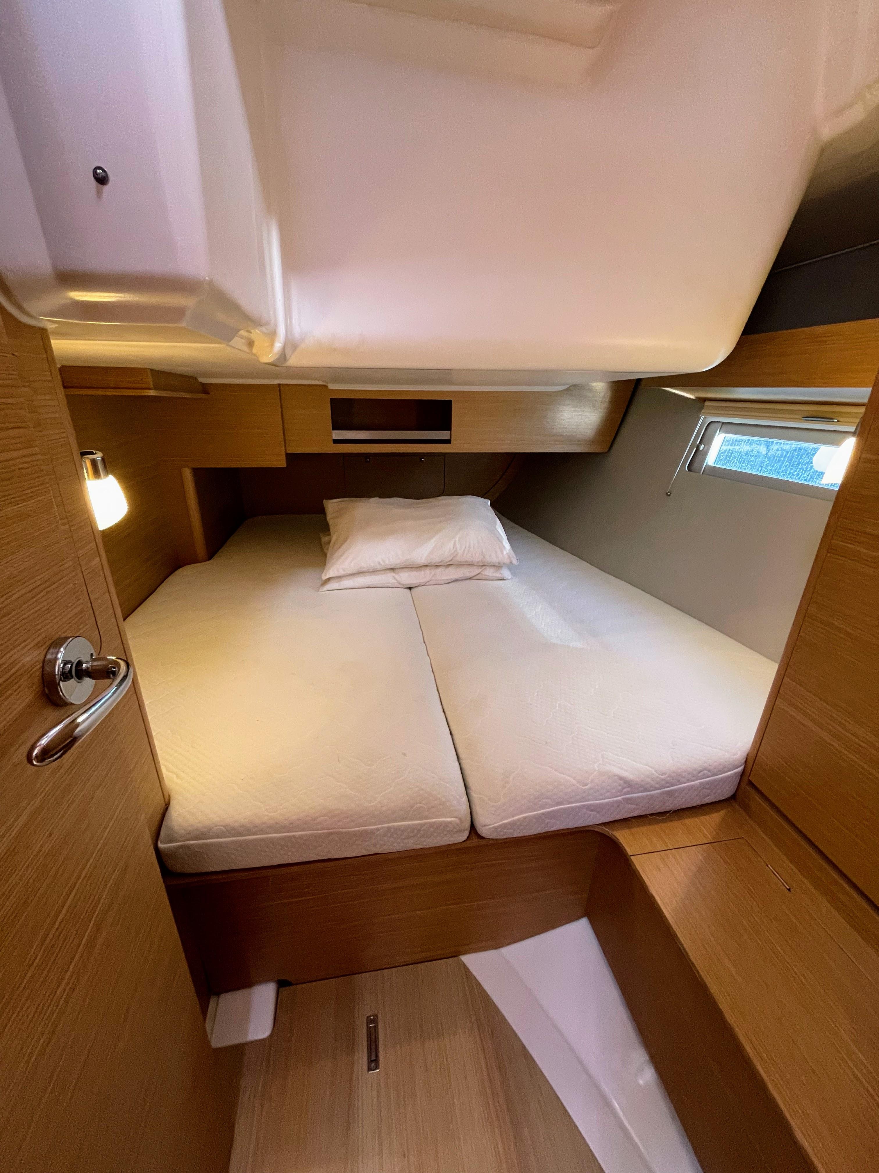 Dufour 390, picture 8