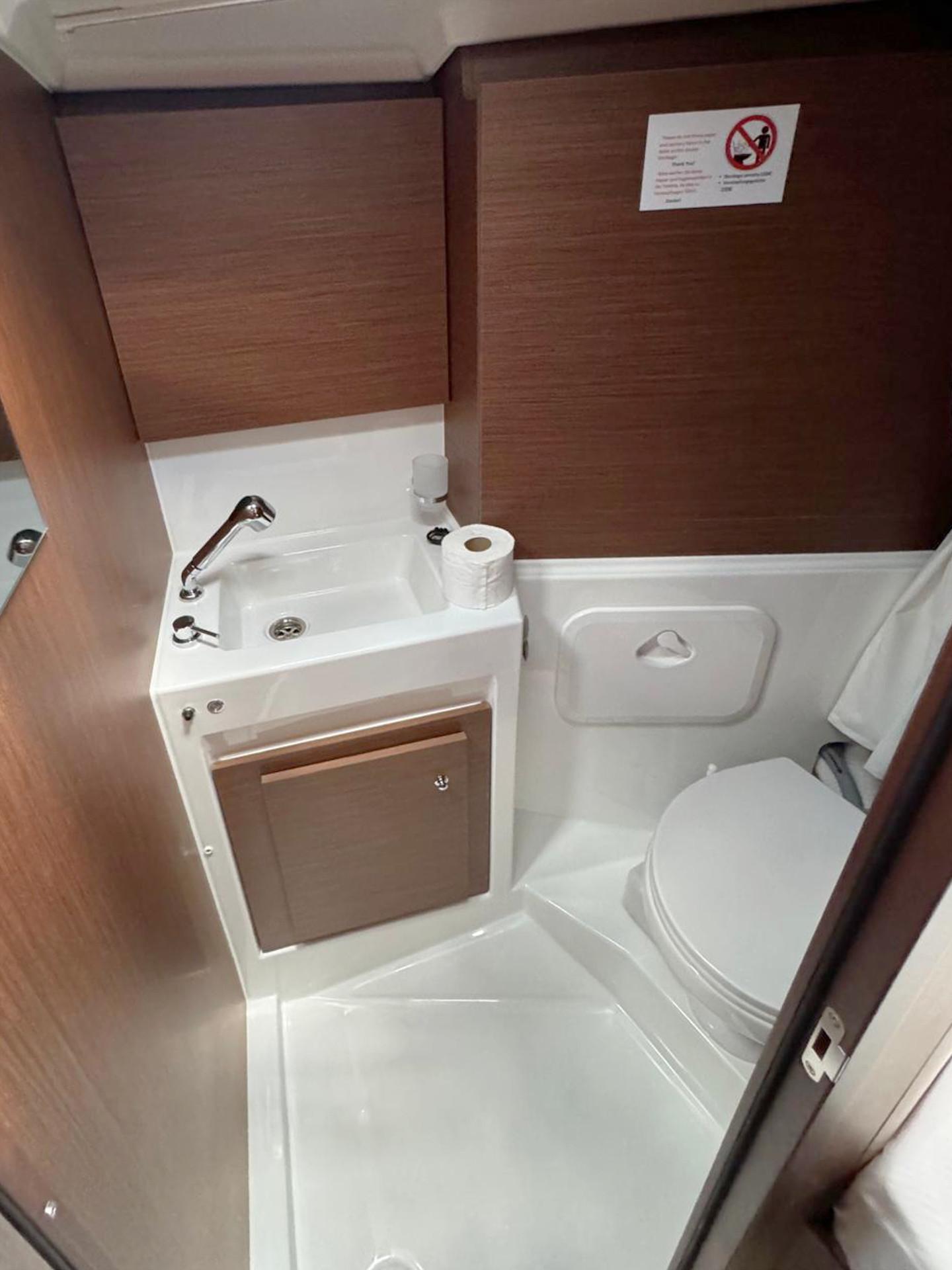 Oceanis 37.1, picture 16