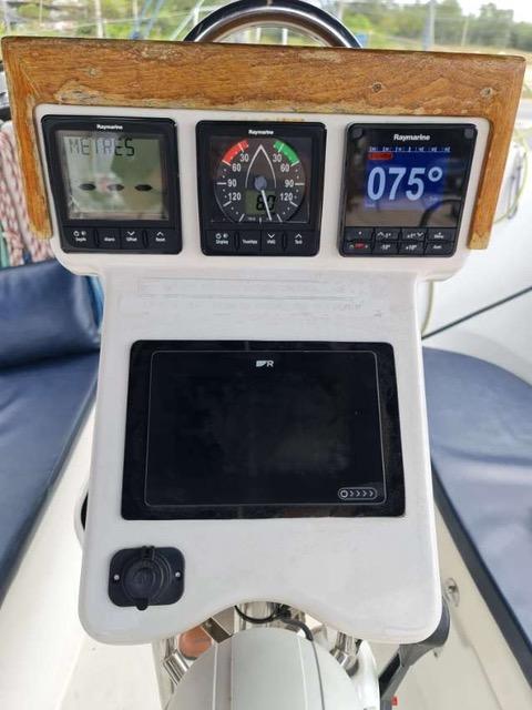 Oceanis Clipper 323, picture 12