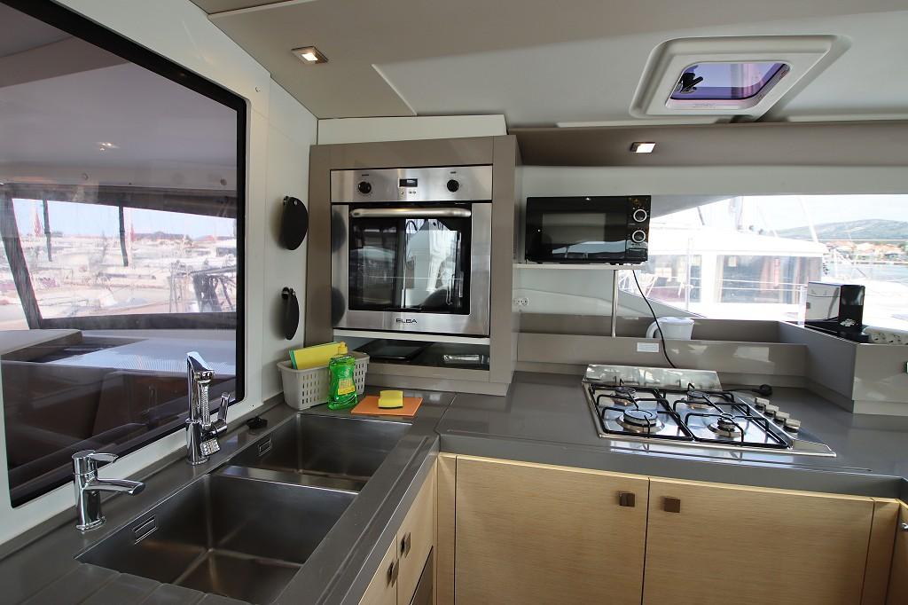 Fountaine Pajot Saona 47 Quintet - 5 + 1 cab., picture 18