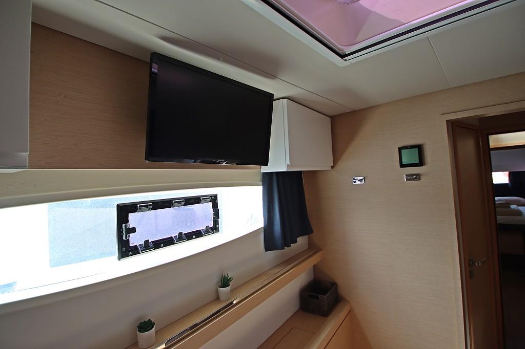 Fountaine Pajot Saona 47 Quintet - 5 + 1 cab., picture 15