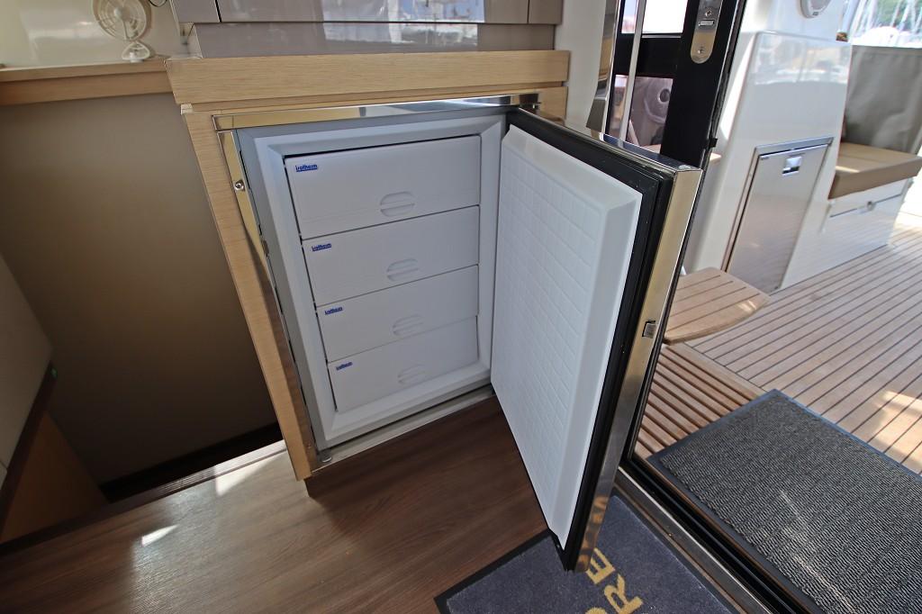 Fountaine Pajot Saona 47 Quintet - 5 + 1 cab., picture 10