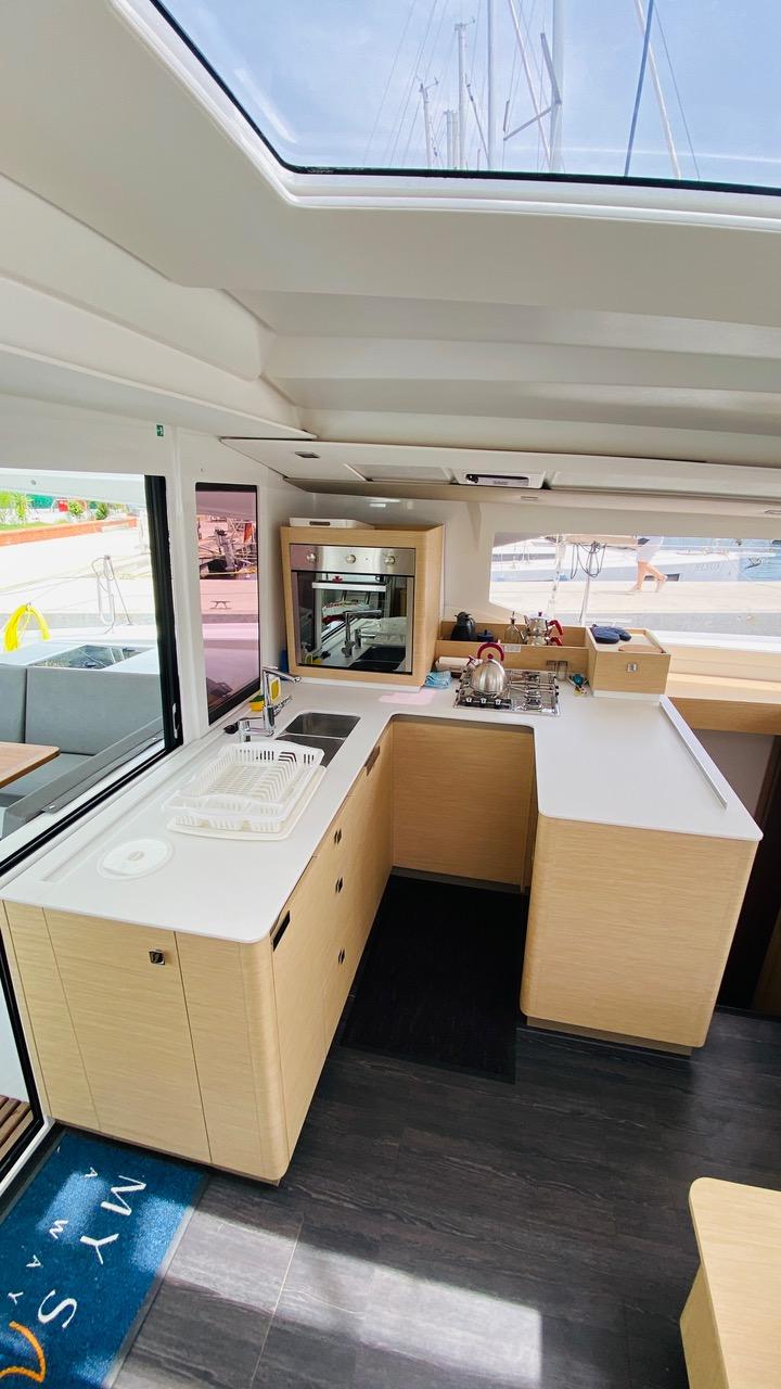 Fountaine Pajot Astrea 42 - 4 + 1 cab., picture 12