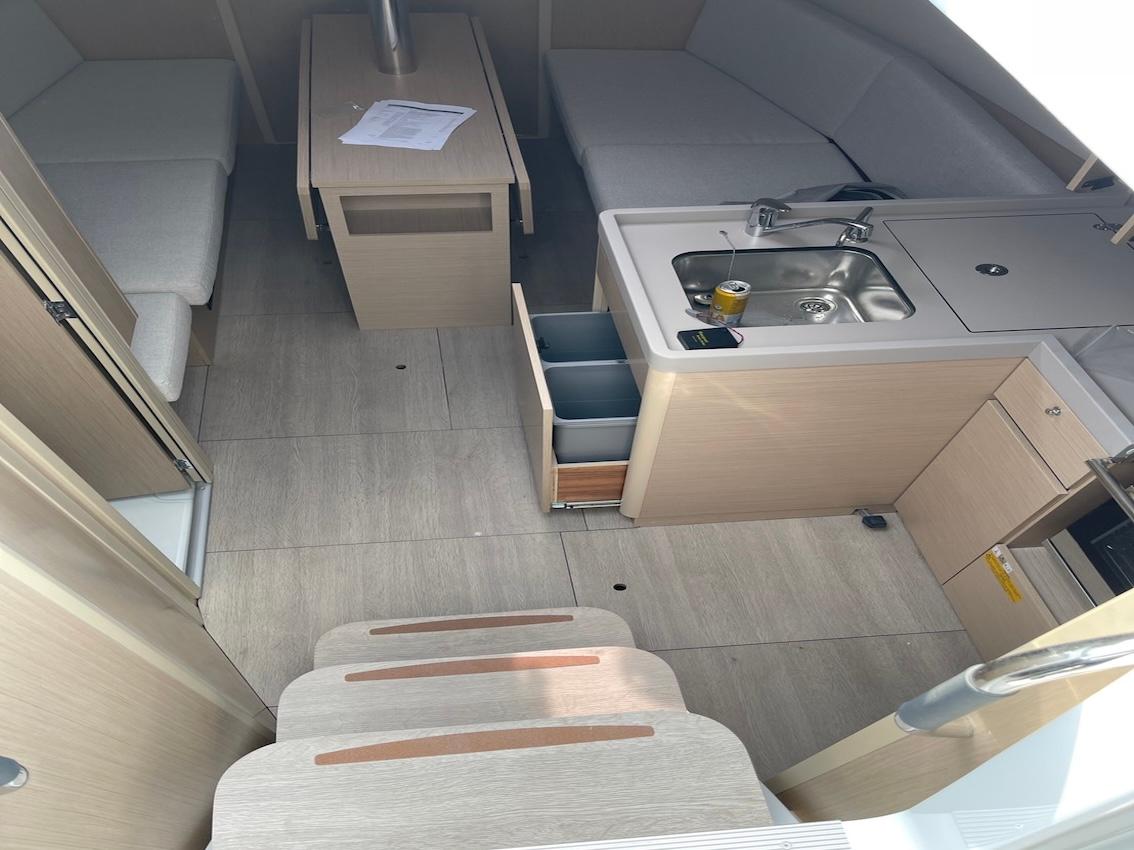 Oceanis 34.1, picture 18