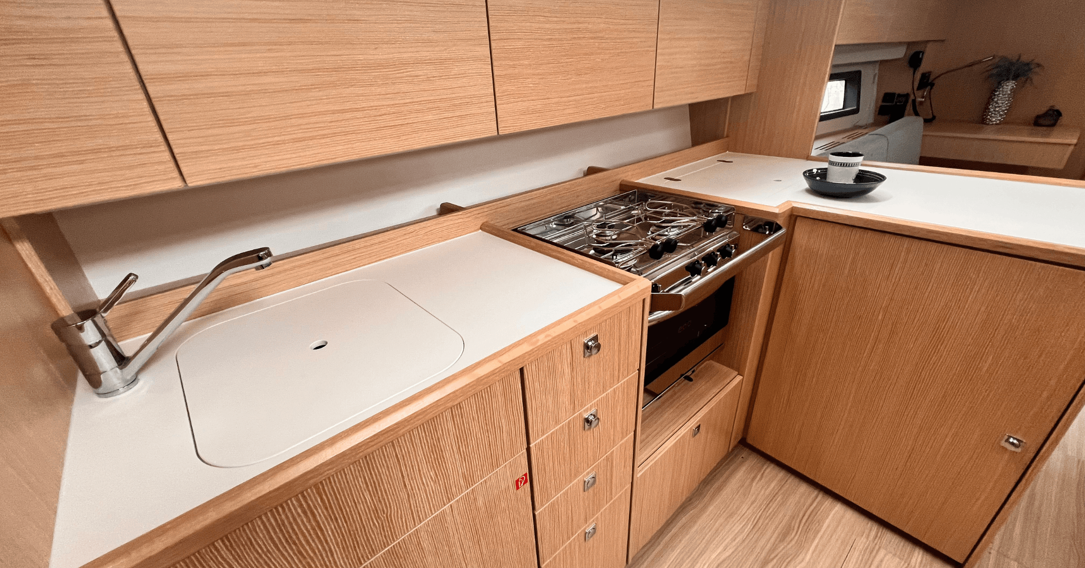 Bavaria C42, picture 9