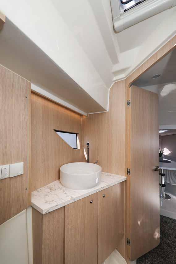 Nuva M9 Cabin, picture 19