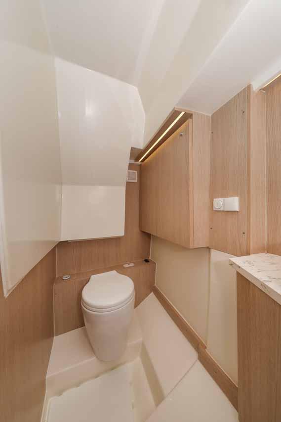 Nuva M9 Cabin, picture 17