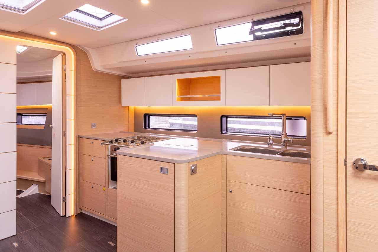 Dufour 41 Performance - 3 cab., picture 6