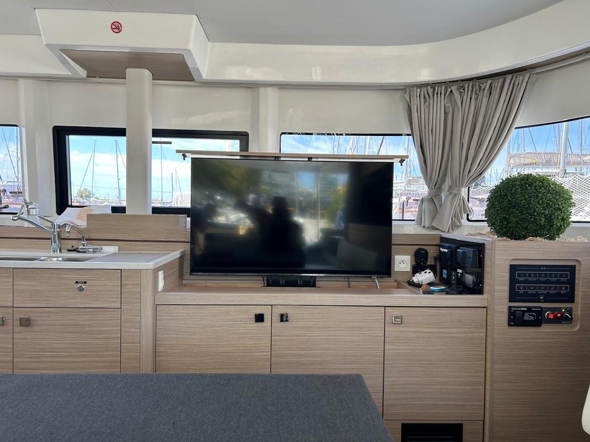 Lagoon 43 - 4 + 2 cab., picture 12