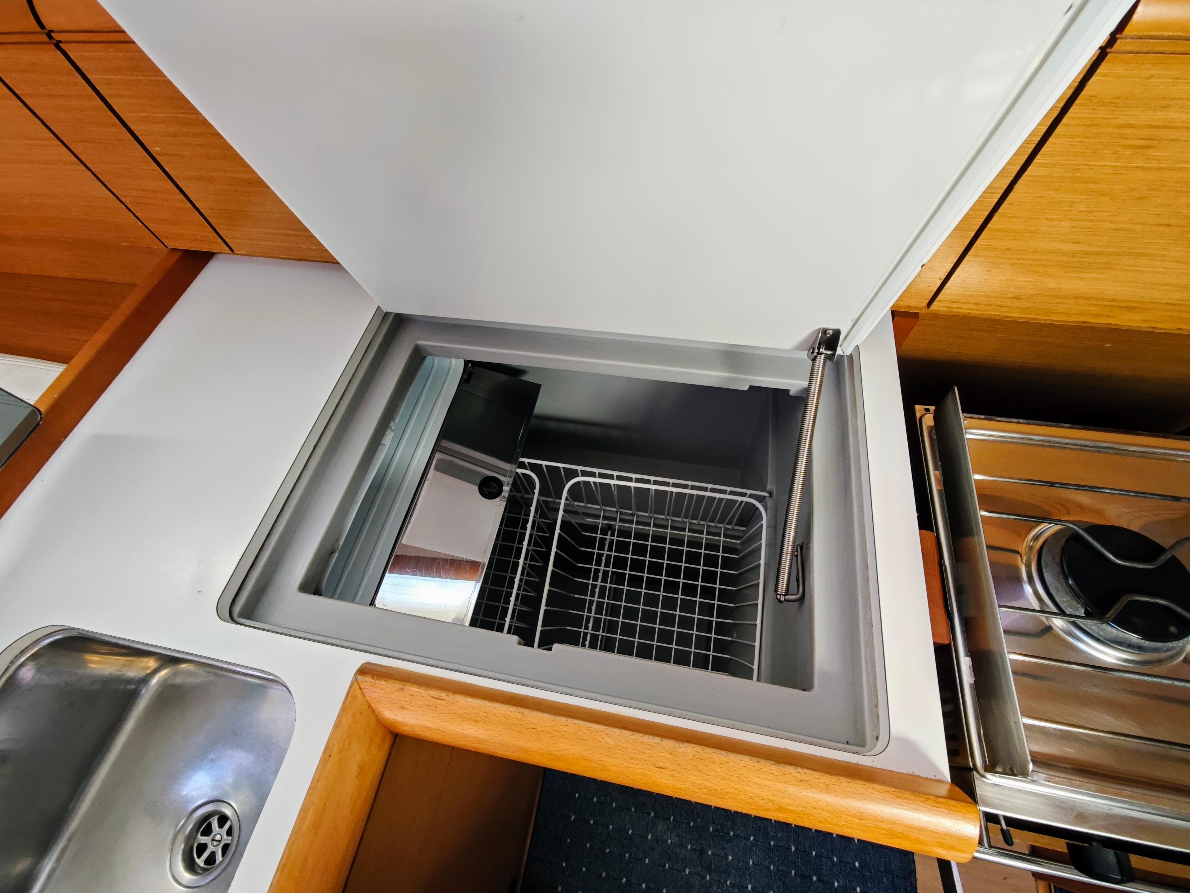 Sun Odyssey 379, picture 7