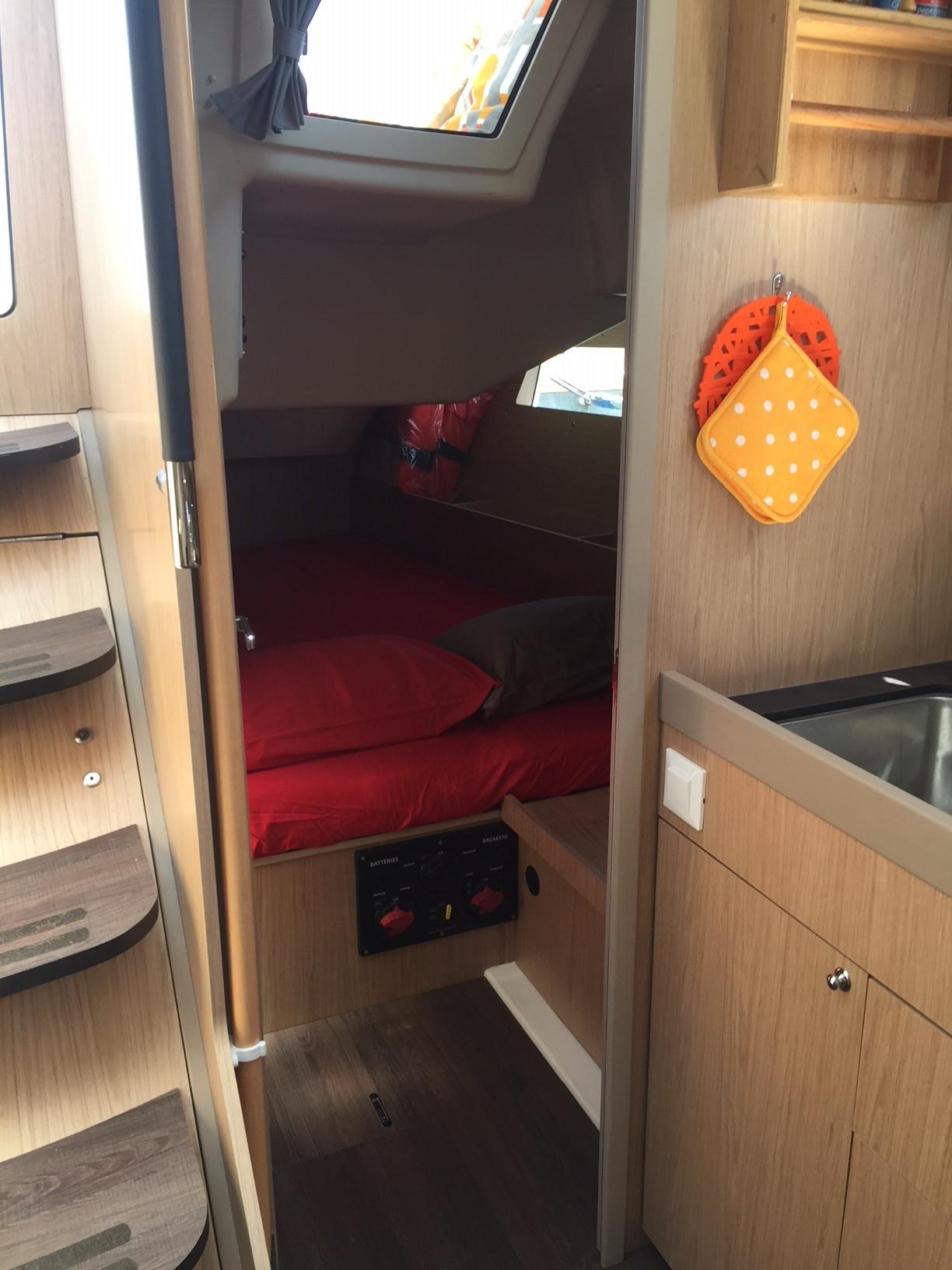 Oceanis 41.1, picture 9