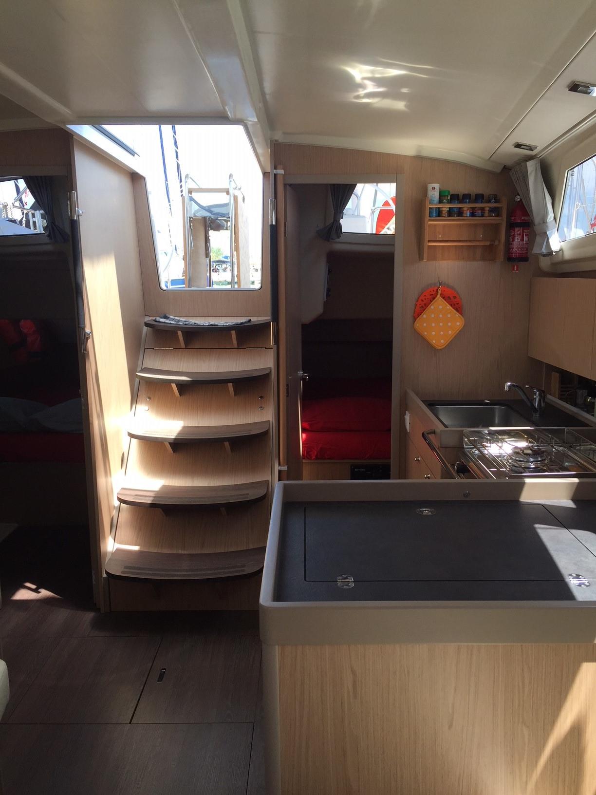 Oceanis 41.1, picture 5