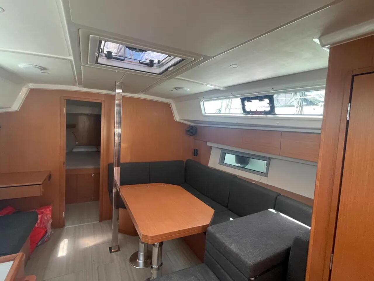Bavaria C42, picture 6