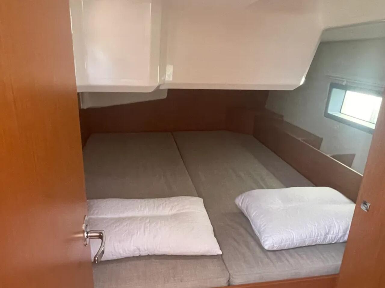 Bavaria C42, picture 9