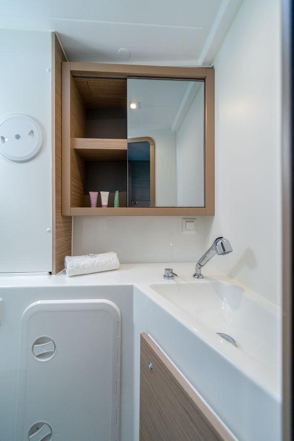 Lagoon 42 - 4 + 2 cab., picture 23