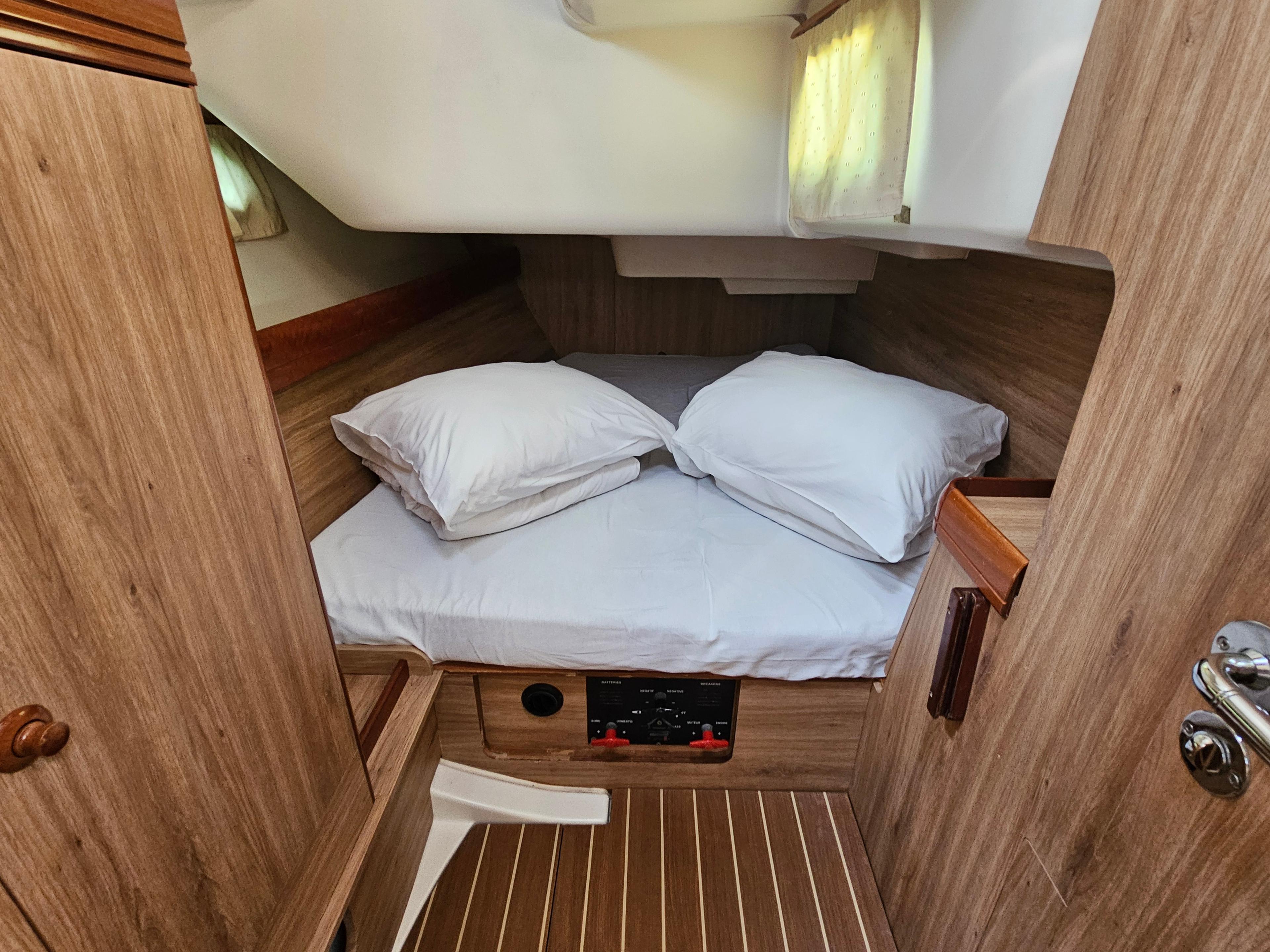 Sun Odyssey 42i, picture 7