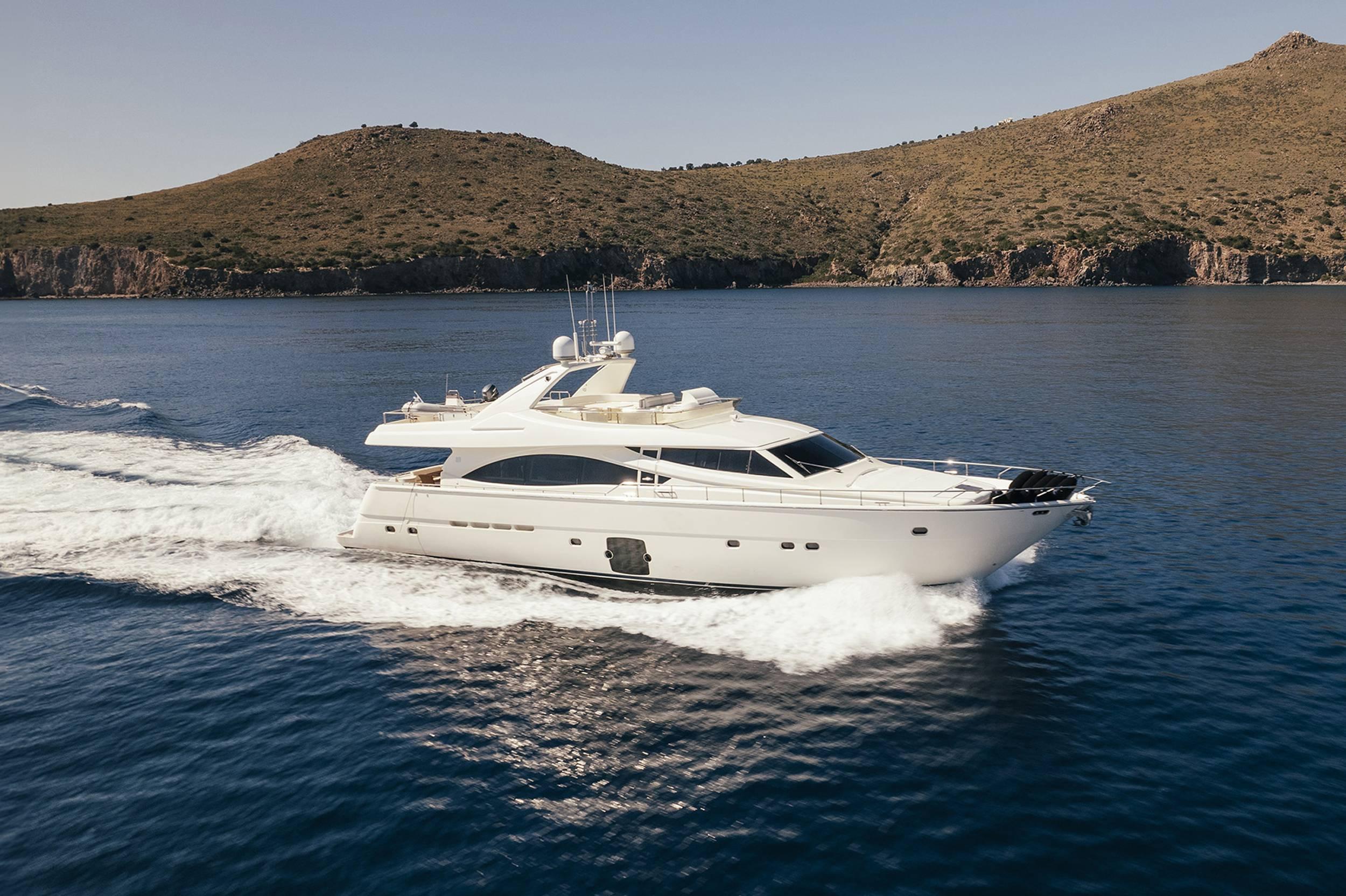 Ferretti Yachts 830 Flybridge, picture 1