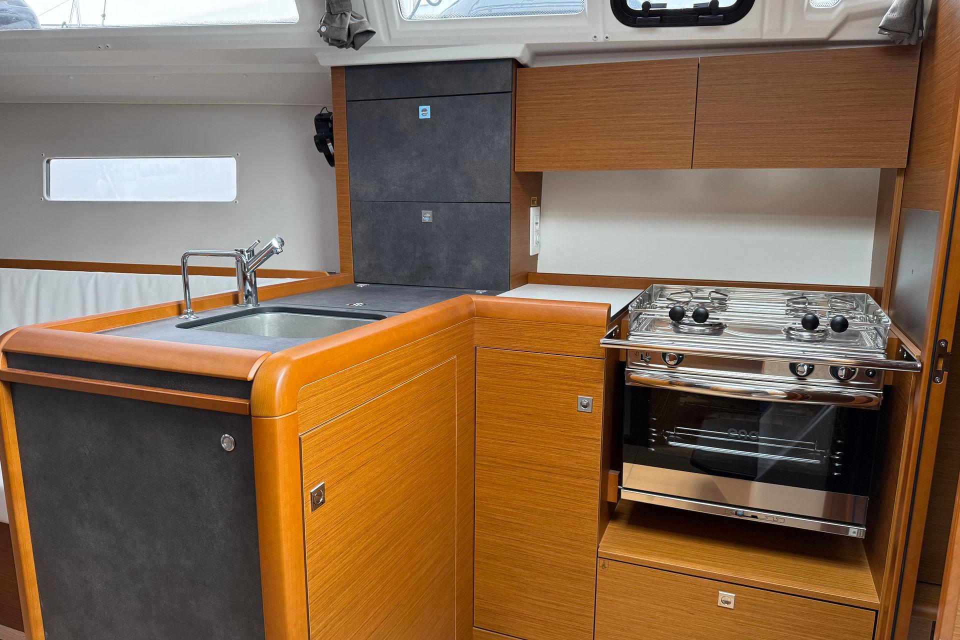 Sun Odyssey 349 - 3 cab., picture 16