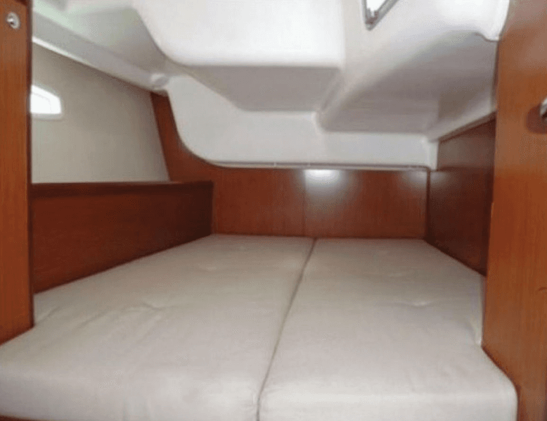 Oceanis 40, picture 10