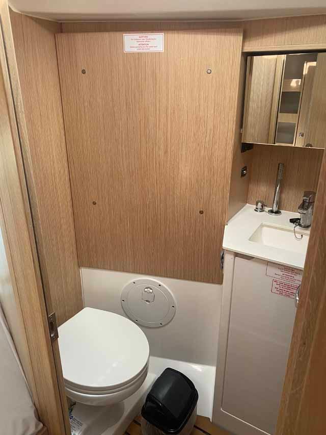 Bavaria C38, picture 8