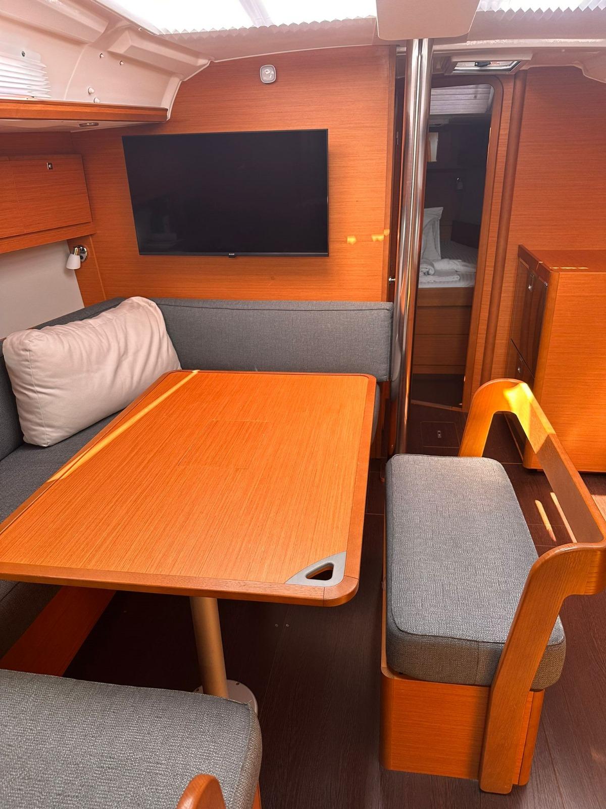 Dufour 430, picture 7