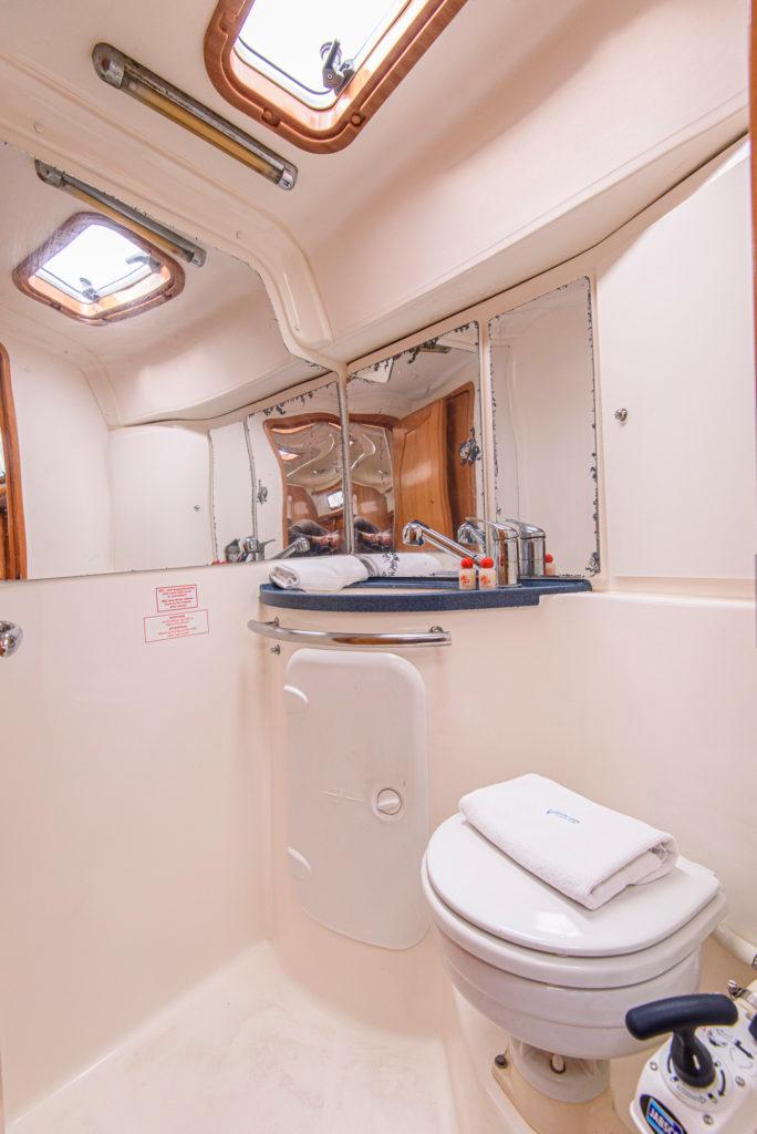 Bavaria 37 Cruiser, picture 5