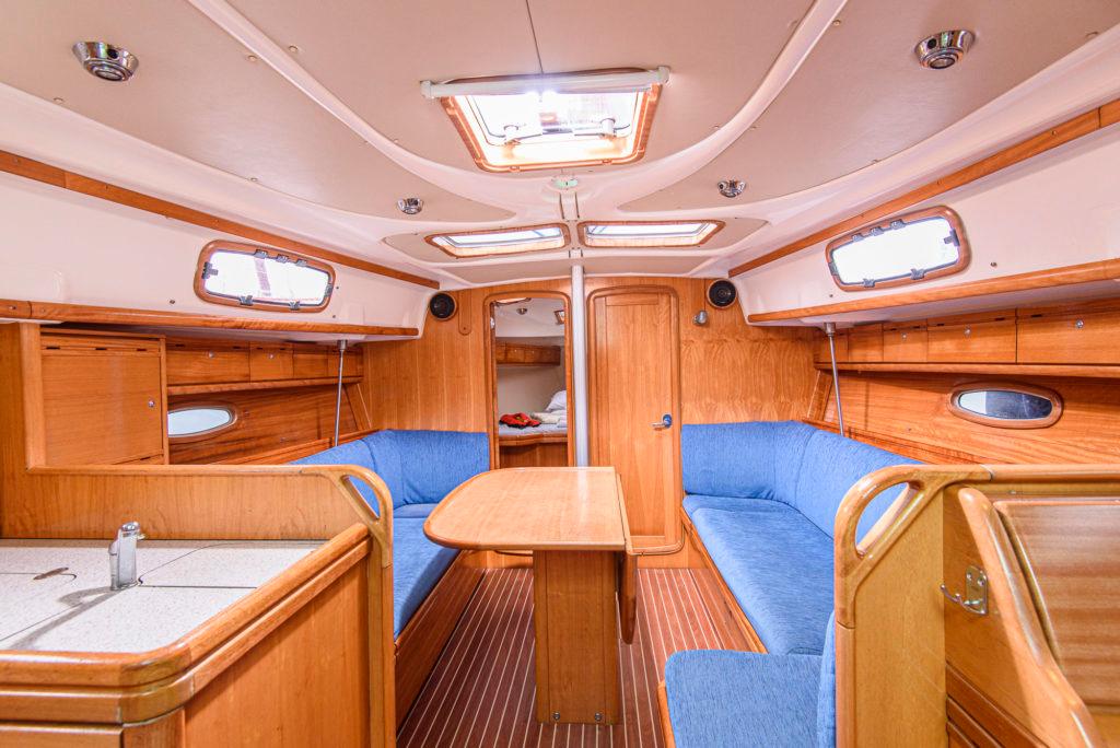 Bavaria 37 Cruiser, picture 3