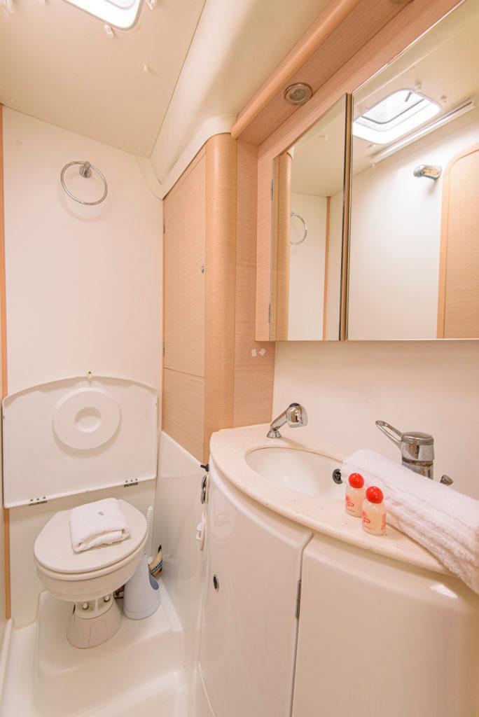 Lagoon 440 - 5 cab., picture 7