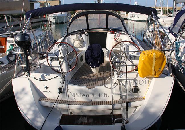 Sun Odyssey 42i, picture 3