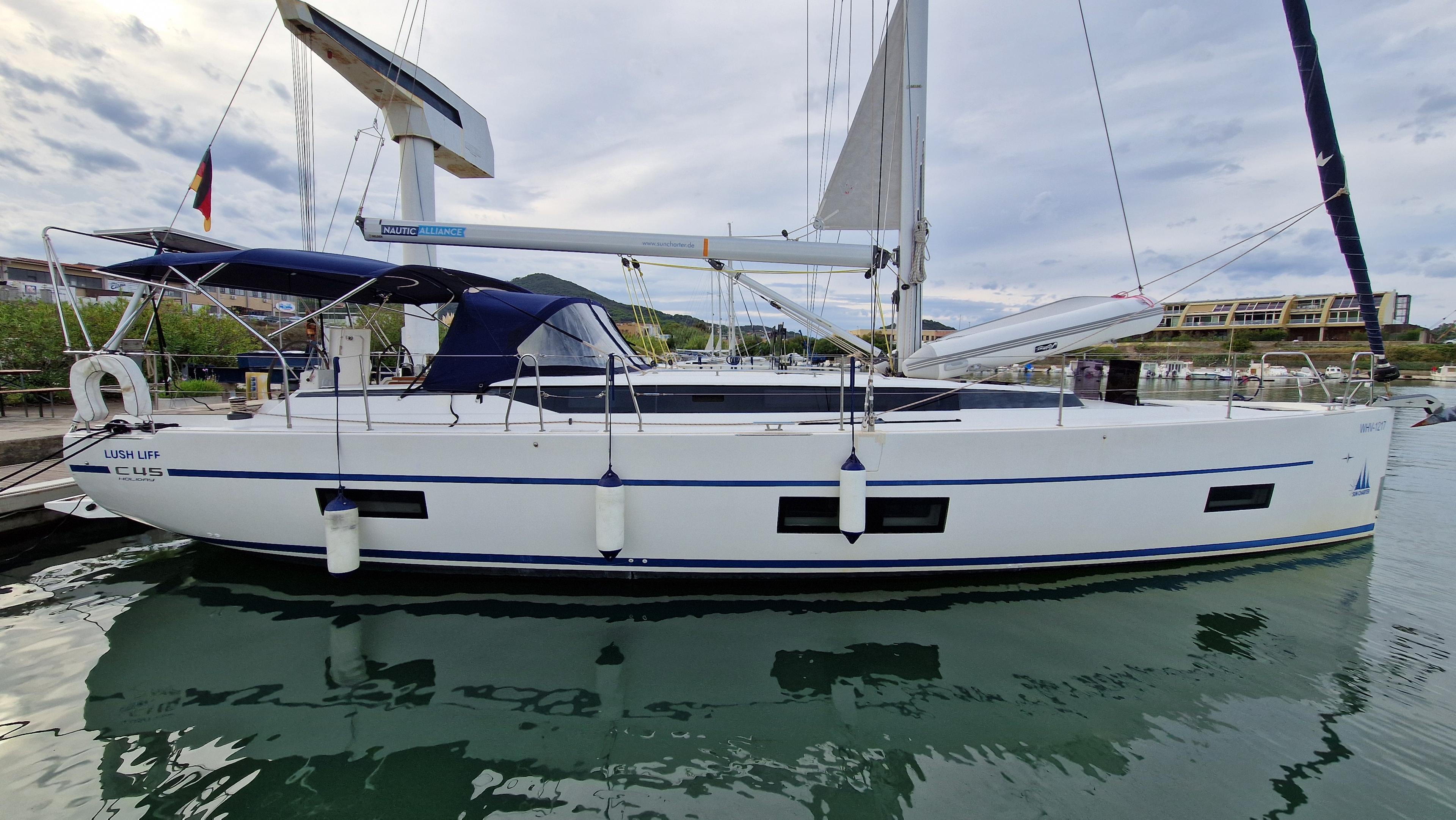 Bavaria C45 Holiday, picture 1