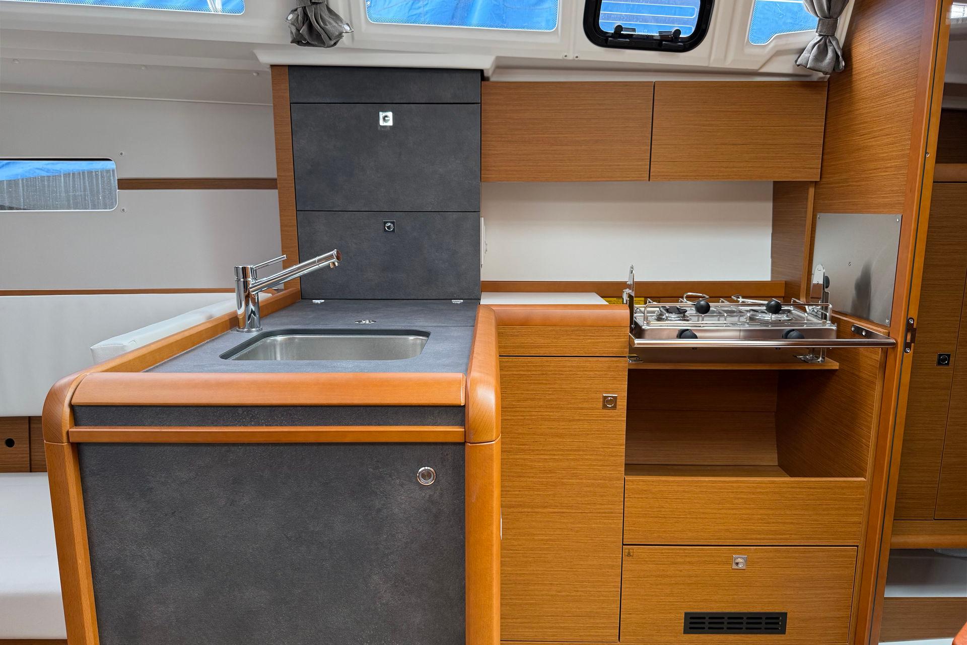 Sun Odyssey 349 - 2 cab., picture 22