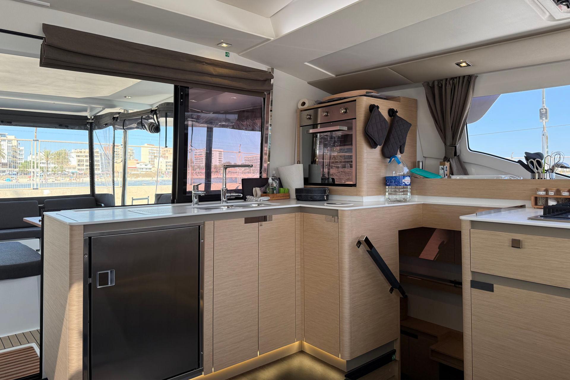 Fountaine Pajot Elba 45 - 3 cab., picture 17