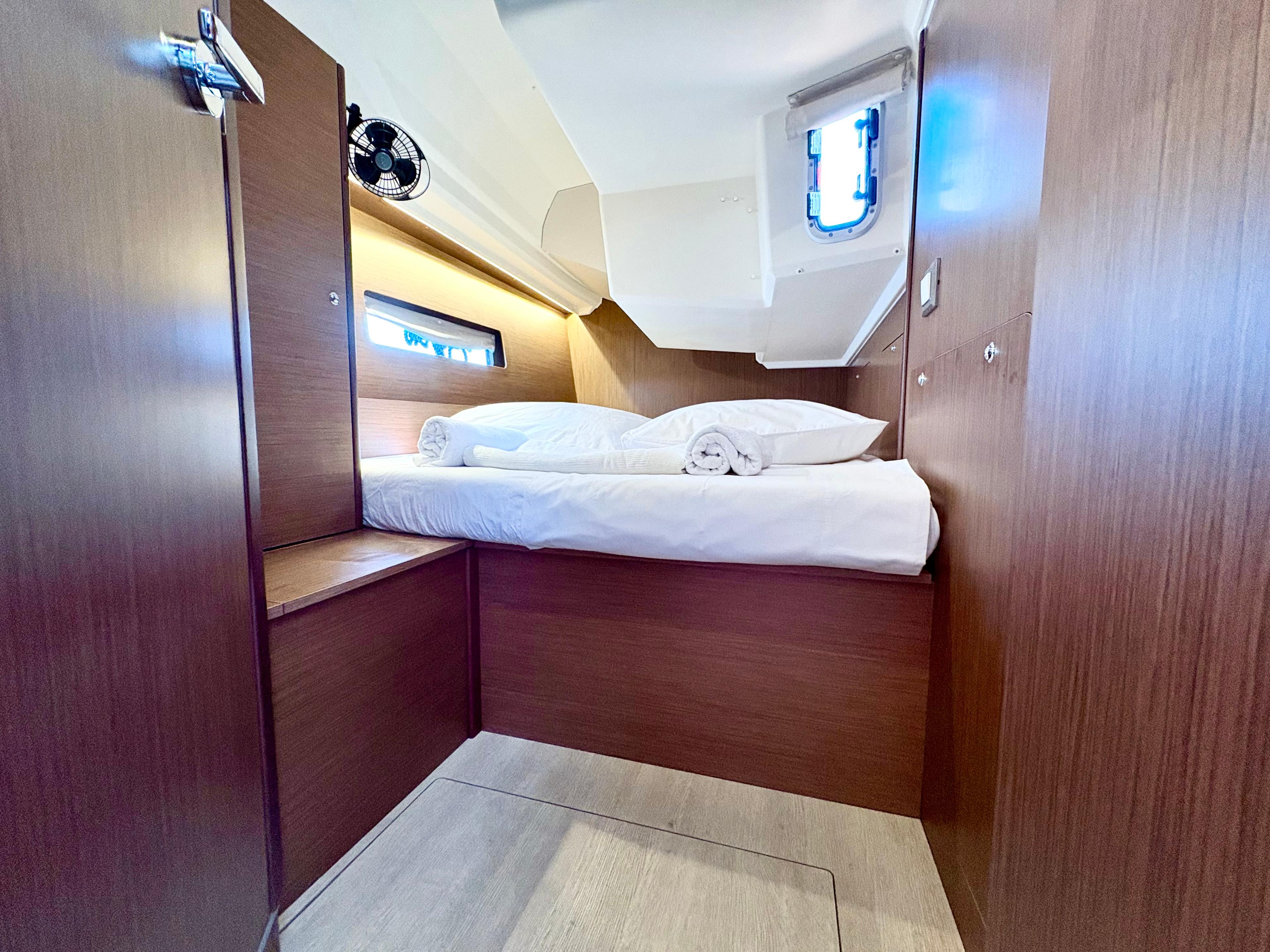 Oceanis 40.1, picture 21