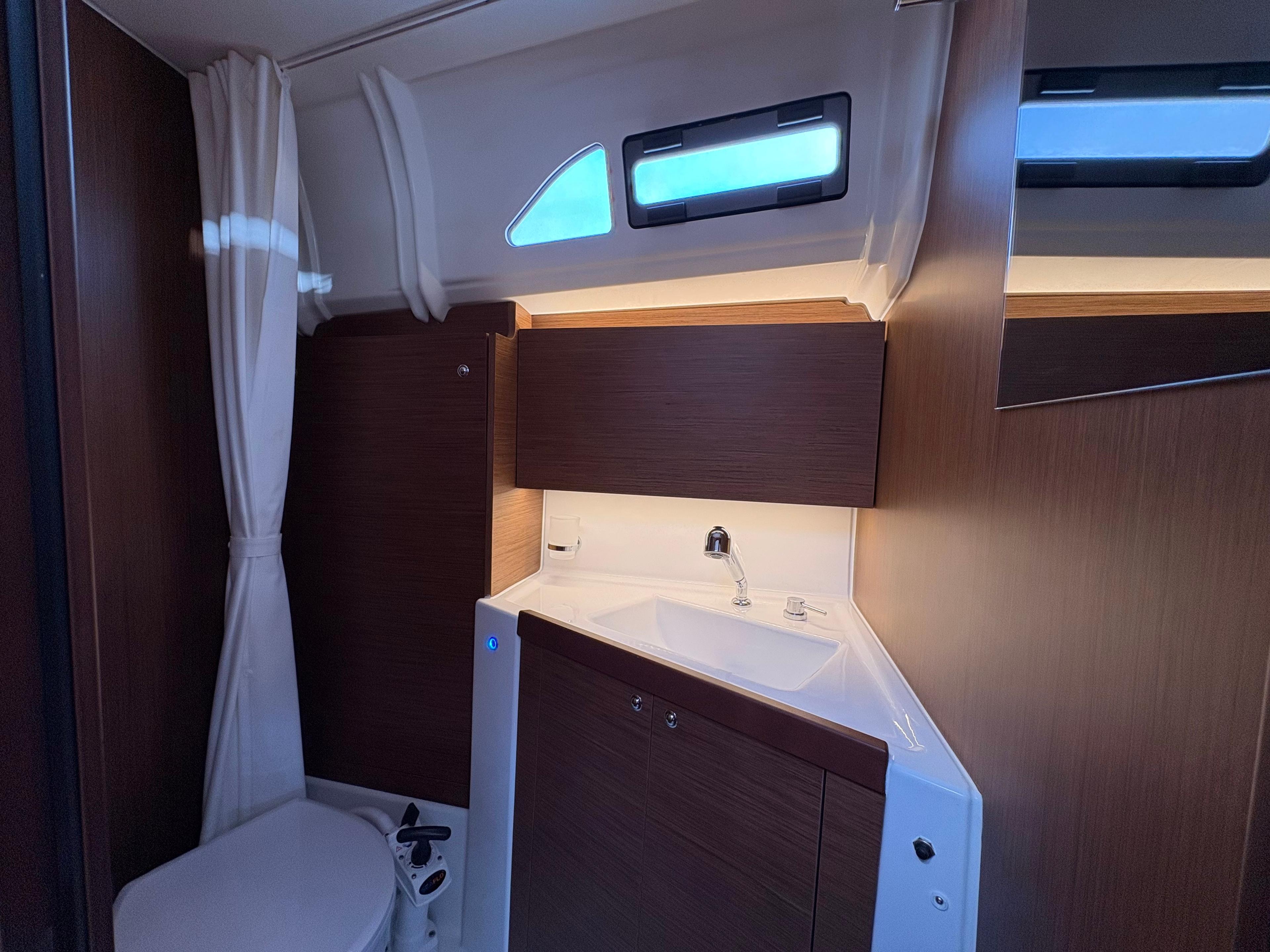 Oceanis 40.1, picture 24