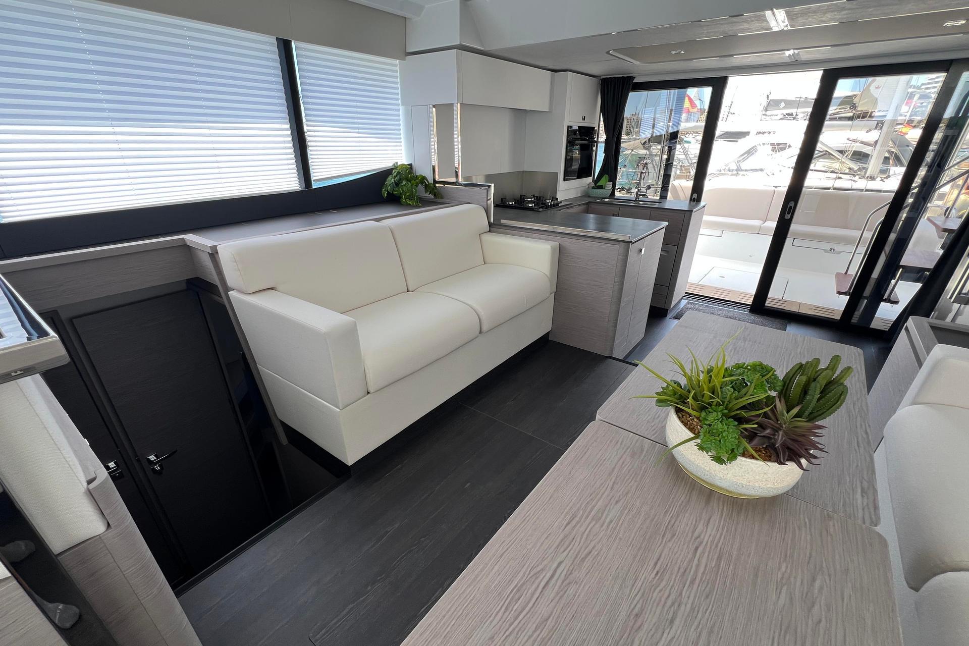 Fountaine Pajot MY6 - Mamma Mia, picture 11