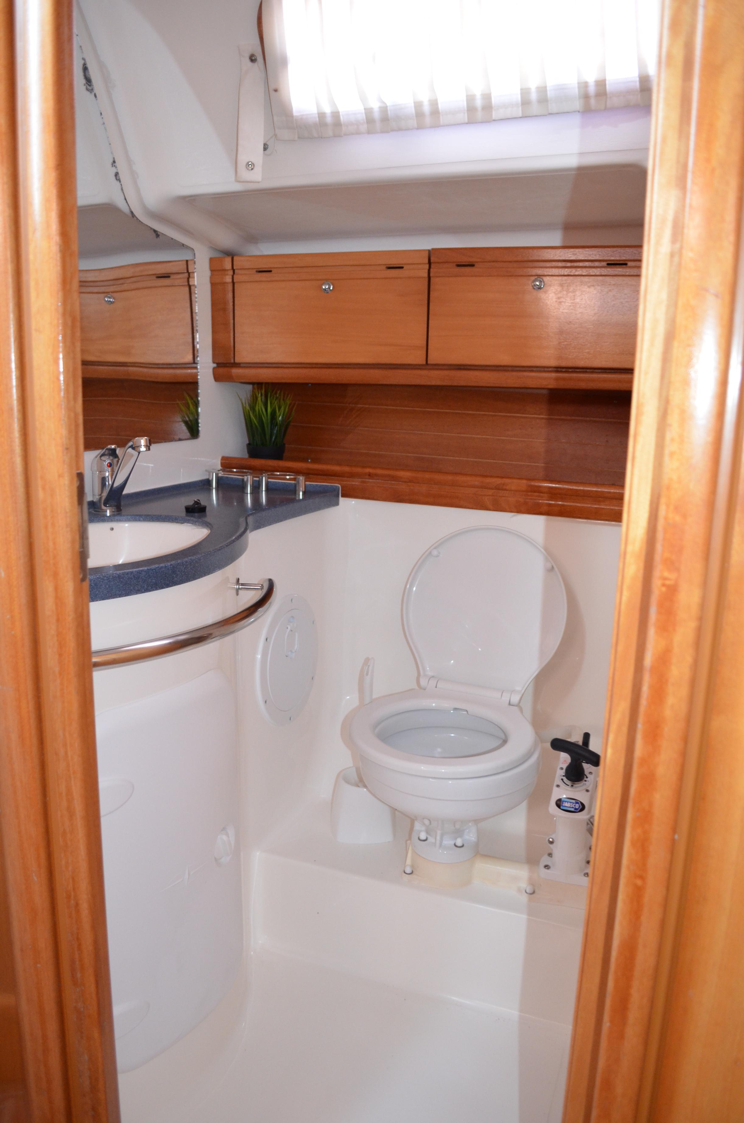 Bavaria 46 Cruiser, picture 11