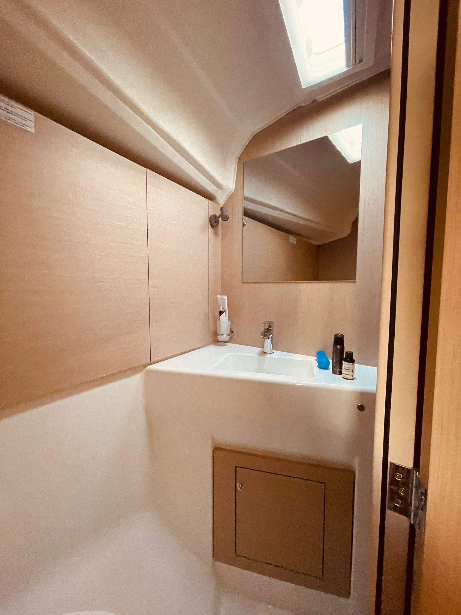 Oceanis 40.1 - 3 cab., picture 11