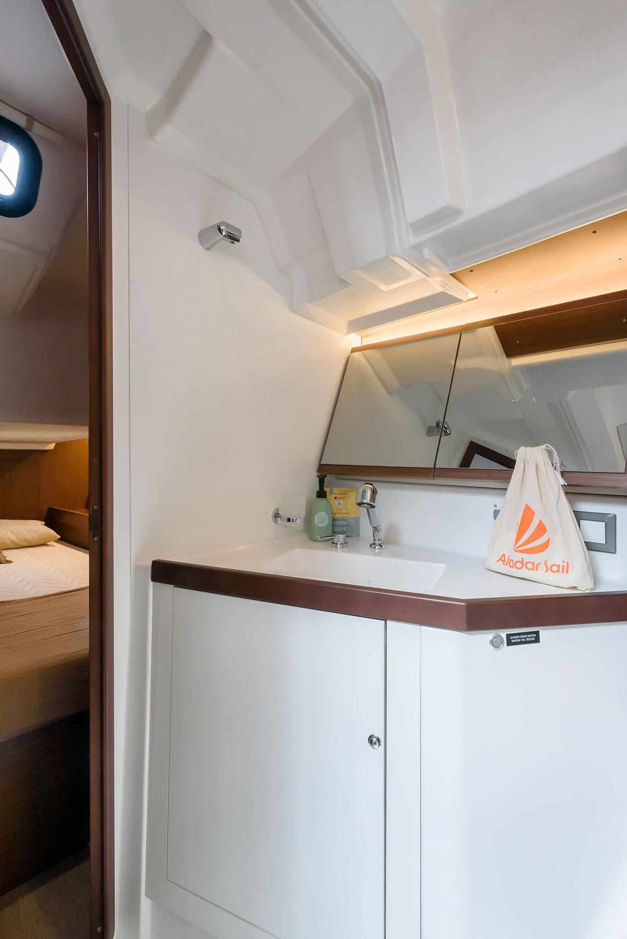 Oceanis 46.1, picture 17